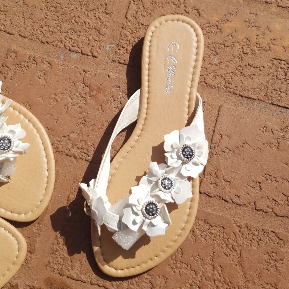 Sandals - Picture 3 of 4